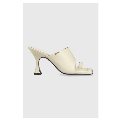 Kožené pantofle Patrizia Pepe bílá barva, 8X0039 L048 W338