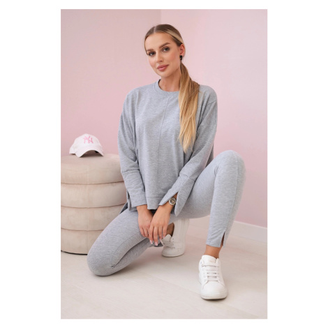 Kesi Souprava s oversize šedou halenkou Barva: Šedá