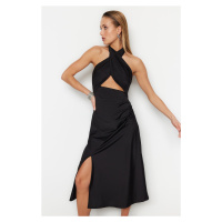 Trendyol černé lemované pletené okno / vystřižené detailní elegantní večerní šaty