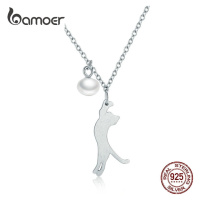 Stříbrný náhrdelník visací kočka a perla SCN175 LOAMOER
