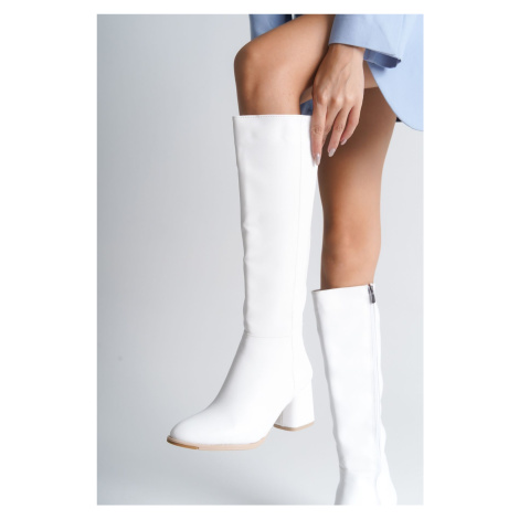 Capone Outfitters Oval Toe Side Zipper White Heeled Women's Boots