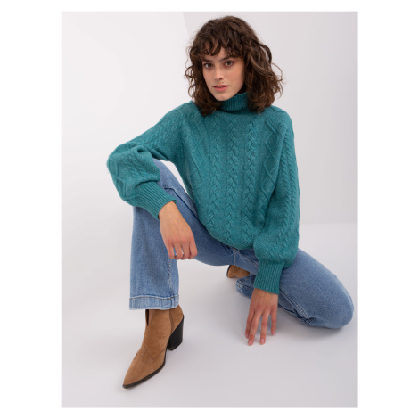 Tyrkysový kabelový pletený svetr s rolákem Fashionhunters