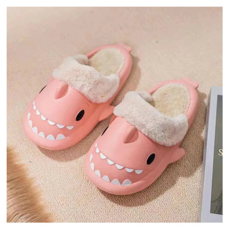 Domácí pantofle žralok s kožíškem