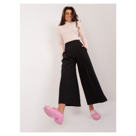Černé elegantní culotte kalhoty Fashionhunters