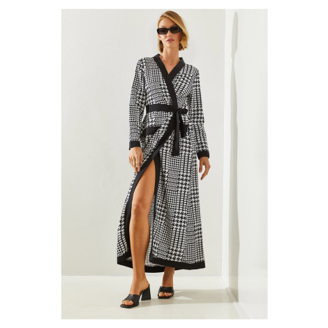 Bianco Lucci Women's Belted Houndstooth Patterned Long Kimono 20447