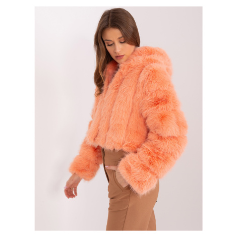 Krátká dámská kožešinová bunda s kapucí - Wool Fashion Italia