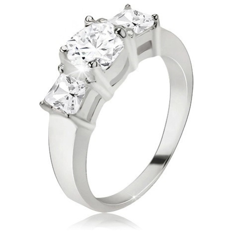 Prsten, okrouhlý zirkon, čtvercové kamínky po stranách, stříbro 925 Šperky eshop