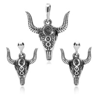Stříbrná 925 sada - přívěsek a náušnice, hlava býka s ornamenty a patinou