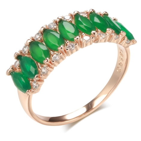 Elegantní prsten se zelenými zirkony
