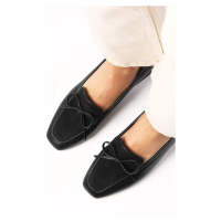 Mio Gusto Tilda Black Color Blunt Toe Low Heeled Women's Shoes