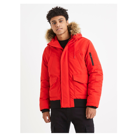 Červená pánská zimní bunda s umělým kožíškem Celio Vusulky