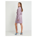 Světle fialové dámské lesklé zavinovací šaty Guess