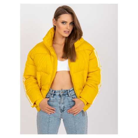 PROŠÍVANÁ ZIMNÍ ŽLUTÁ CROP BUNDA S PRUHY NA RUKÁVECH --YELLOW Hořčicová BASIC