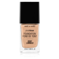 Wet n Wild Photo Focus lehký hydratační make-up pro rozjasnění pleti odstín Classic Beige 28 ml