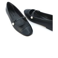 Marjin Women's Banded Pearl Detail Ballet Flats with a scalloped pattern, Black.