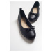 LuviShoes 01 Dámské černé kožené ploché boty