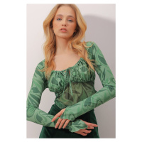 Trend Alaçatı Stili Women's Green Digital Patterned Digital Patterned Crop Sandy Blouse with Kis
