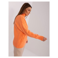 Světle oranžový svetr s dlouhým rukávem