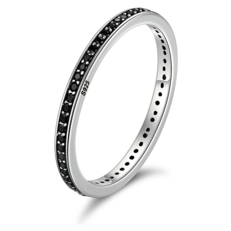 Stříbrný prsten s černými kamínky - zirkony