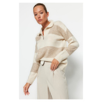 Trendyol béžový měkký texturovaný pletený svetr s vysokým výstřihem na zip
