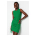 Trendyol zelený kulatý výstřih vybavený řasením detailu žebrované flexibilní mini pletené šaty