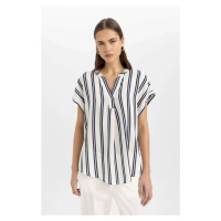 DEFACTO Regular Fit Crew Neck Striped Crinkle Fabric Short Sleeve Blouse