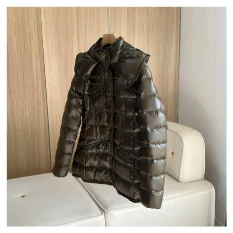 Zimní dámská bunda – péřová, kapuce, elegantní