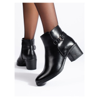 Komfortní kotníčkové boty černé dámské na širokém podpatku