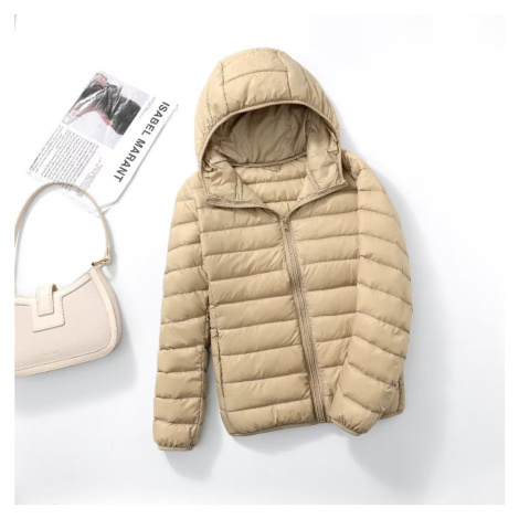 Prošívaná dámská bunda péřovka s kapucí