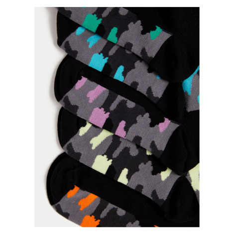 Sada pěti párů klučičích vzorovaných ponožek v černé barvě Marks & Spencer