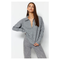 Trendyol šedý měkký texturovaný pletený svetr s rolákem