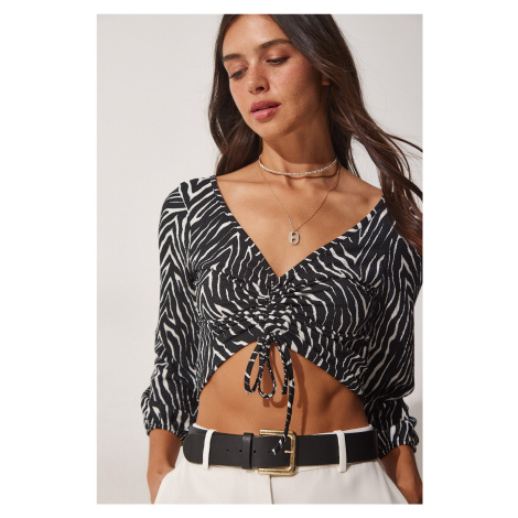 Happiness İstanbul Women's Black and White Patterned Pleated Crop Top