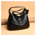Klasická kabelka v minimalistickém stylu