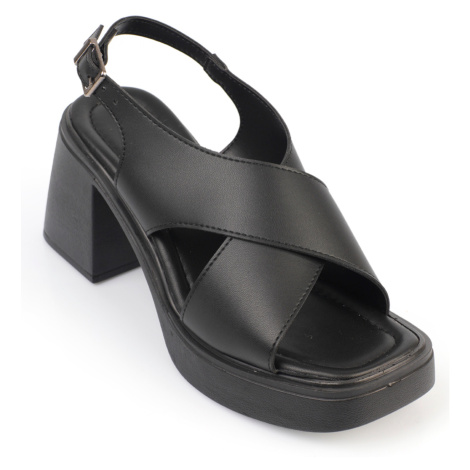 Capone Outfitters Women's Platform Cross-Band Sandals
