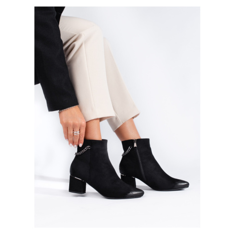 Zajímavé kotníčkové boty dámské černé na širokém podpatku VINCEZA