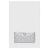 Peněženka Calvin Klein stříbrná barva, K60K611573