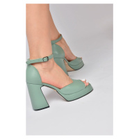 Fox Shoes Women's Green Thick Platform Heeled Shoes