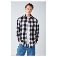 GRIMELANGE Cullen Men's Lumberjack Thick Textured White Shirt with Fleece and Soft Plai