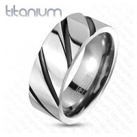 Prsten z titanu - lesklý stříbrný pás, černé šikmé pruhy