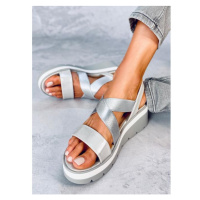 Lehké dámské sandály stříbrné barvy