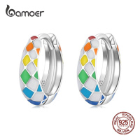 Stříbrné kruhové náušnice barevný ornament LOAMOER