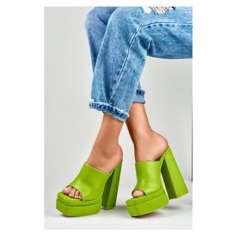 Evelyn limetkově zelené pantofle na vysokém blokovém podpatku