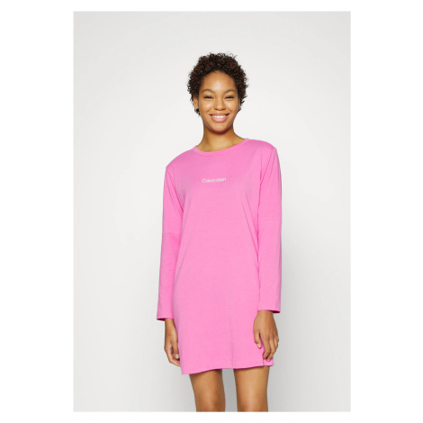 Dámská noční košilka Lounge QS6762E - TO3 - Hollywood růžová - Calvin Klein