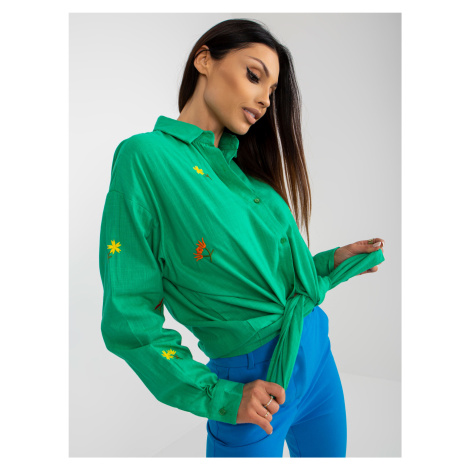 Zelená oversized košile na knoflíky s výšivkou Fashionhunters