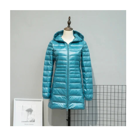 Dlouhá dámská péřová bunda – lehká, větruodolná, zimní s kapucí