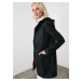 Černý dámský kabát s kapucí Trendyol