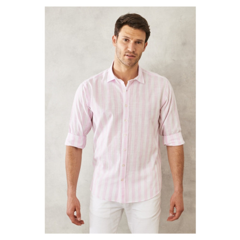 AC&Co / Altınyıldız Classics Men's White-Pink Comfort Fit Comfy Cut 100% Cotton Classic Collar S