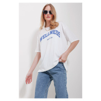 Trend Alaçatı Stili Women's Blue Crew Neck Printed Oversize Cotton T-Shirt