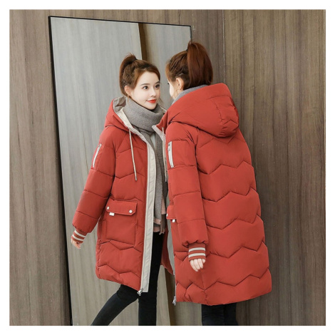 Prošívaná zimní bunda dámská s velkými kapsami a kapucí