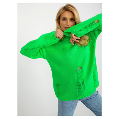 Fluo zelený oversize svetr s dírami a dlouhým rukávem Fashionhunters